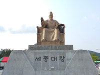 광화문 세종대왕·이순신 장군 동상 목욕한다