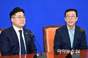 [포토]발언하는 홍철호 정무수석