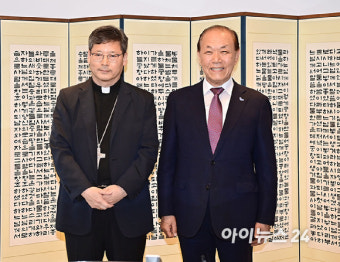 [포토]황우여 비대위원장, 정순택 대주교 예방
