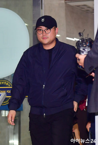 [속보] 경찰, '음주운전 뺑소니' 김호중에 구속영장 신청