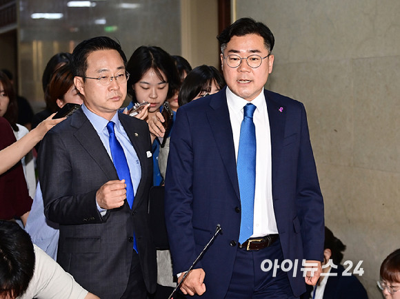 박찬대-권성동 원내대표 퇴임 소회, 정치권 주목