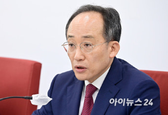 [포토]기자간담회 갖는 추경호 원내대표