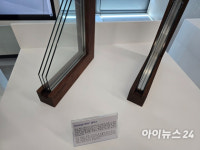삼성 50년 절친 코닝…반 홀 총괄사장 韓서 반도체 유리기판 생산 추진