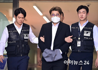 [아이포토]수염 덥수룩한 김호중 몰락한 '트바로티'의 초라한 구치소 이감