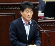청주 사는 진천 이양섭...충북도의장이 뭐길래