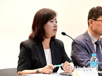 [포토]집중토론 주재하는 안수현 한국외국어대학교 법학전문대학원장