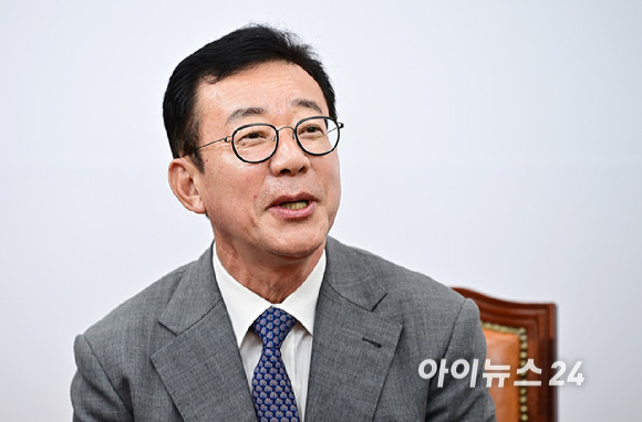 홍철호 대통령실 정무수석, 부산일보 기자에게 사과…대통령에 대한 무례 발언