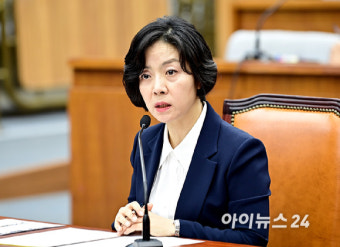 [포토]발언하는 이숙연 대법관 후보자