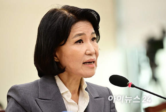 이진숙 방송통신위원장, 탄핵심판청구 사건 첫 공개 변론 진행 중