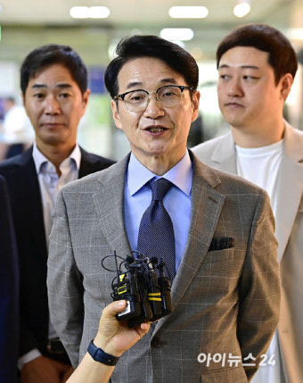 [포토]'尹 탄핵청원 2차 청문회' 참석하는 최재영 목사