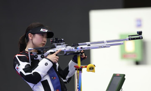한국의 반효진, 2024 파리 올림픽 공기소총 금메달 획득으로 역대 하계 올림픽 금메달 100개 달성