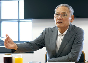 유인촌 