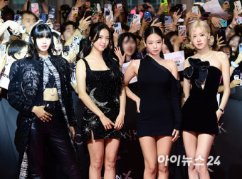 '데뷔 8주년 자축' 블랙핑크, 너무 보고 싶었던 11개월 만의 '완전체' [엔터포커싱]