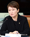 [포토]발언하는 이언주 최고위원