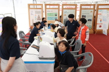 산청한방축제에서 인생도 찍고, 건강도 챙기세요