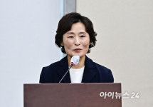 [포토]질의 답변하는 김형숙 한양대 교수
