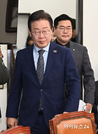 [포토]최고위 참석하는 이재명-박찬대