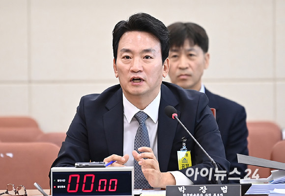 박장범 KBS 사장 후보자, 파우치 표현 논란…여야 대립 심화