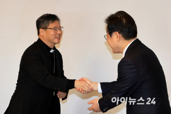 [포토]이재명 대표, 정순택 대주교 예방