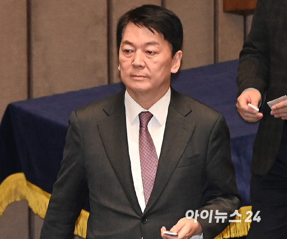 국회의원 안철수, 내란 특검팀 소환 거부 논란 지속 중