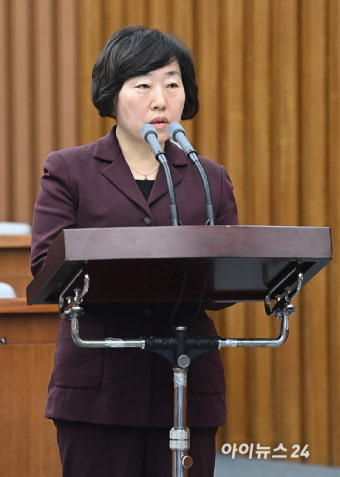[포토] 모두발언하는 정계선 헌법재판관 후보자