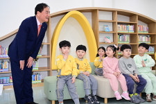 배낙호 김천시장, 보육 현장 첫 행보...아이 키우기 좋은 도시 만들겠다