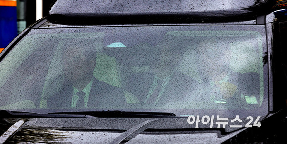 윤석열 전 대통령, 내란 우두머리 혐의 2차 재판 공개 시작