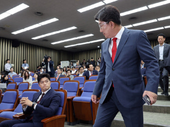 국힘, 김용태 거취 두고 계파 간 자중지란…쇄신책 요원