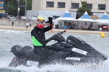 포항 송도해수욕장, 18년 만에 시민 품으로...도심형 해변으로 재탄생