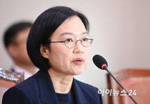 [포토] 잘의에 답변하는 한성숙 후보자