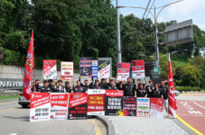 SK하이닉스 노조, 이천포럼서 피켓 시위…20일까지 추가 투쟁 예고