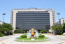 충주시청 지상 주차장 한시적 유료 운영