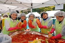 석진경영컨설팅주 | ‘나누는 김장, 행복한 가을’ 충북 적십자사 6.6t 김장 나눔