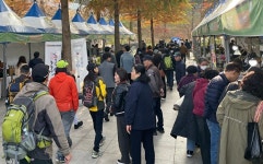 옛 대통령 별장 관람객 급증…청남대 “진입로 정체 해소 모색”