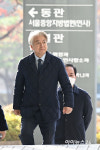 [포토] '불법 정치자금 수수' 노웅래 전 의원, 1심 선고 공판 출석