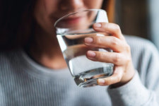 생수만 마시면 당뇨 낫지 않아⋯끈적해진 혈액·높은 혈당 싹 해결하는 물은?