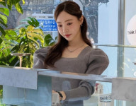 '재력가 남편 구속' 양정원, 사기 혐의로 경찰 출석…