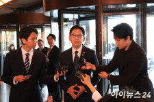 젠슨 황 만나는 배경훈 부총리⋯