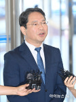 [포토] 질문에 답변하는 김승원 법무부 장관 후보자