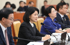[2026 국감] 과방위, 이진숙 제척안 가결…與 