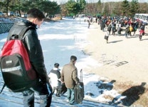 “투쟁보다 실리” 날개접은 3일 파업