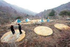 [별난곳 별난일] 스님이 봉화산에 ‘UFO 안착지’설치