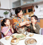 [가족]두아이 ‘바른입맛’키우는 최성순씨네