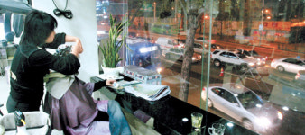 [커버스토리]‘24시간 미용실’의 24시