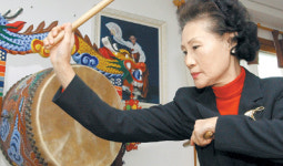 [춤과 그들]산조춤 유일한 계승자 김온경