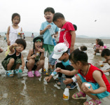 [희망의 그물짜기]농산물 직거래…수확철엔 일손돕기