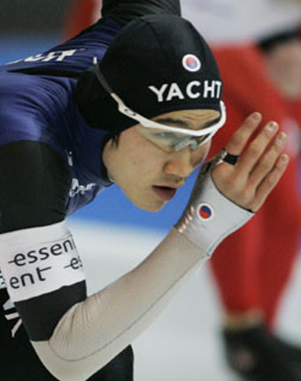 이강석 이틀연속 ‘금메달 쇼’…빙상월드컵 500ｍ·100ｍ 우승