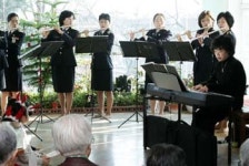 사랑의 플루트 부는 ‘파랑새’…강릉경찰서 여경연주단