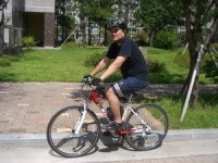 [작가의 여름자리] 오랜 궁리끝 선택한 자전거 타기, 온몸으로 전해오는 ‘지구의 느낌’