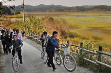 [포토뉴스]우포늪 실태 파악… 車 대신 자전거로
